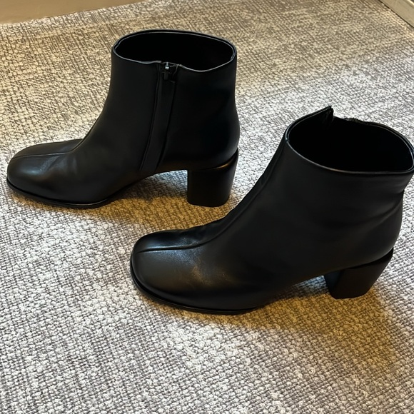 Vince booties. Size 8. Black. - Picture 2 of 6